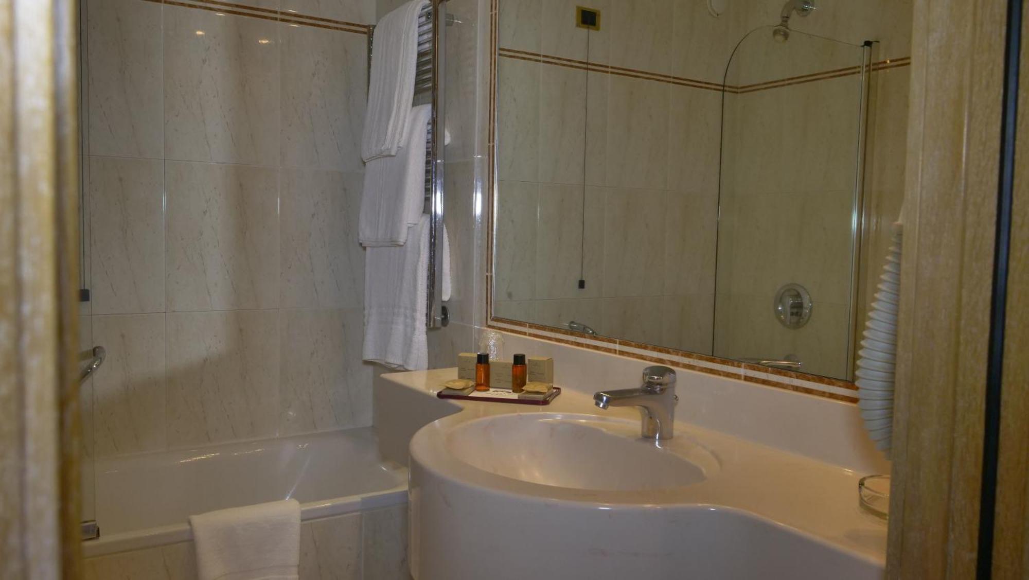 Classic Triple Room,1742736498:JPEG